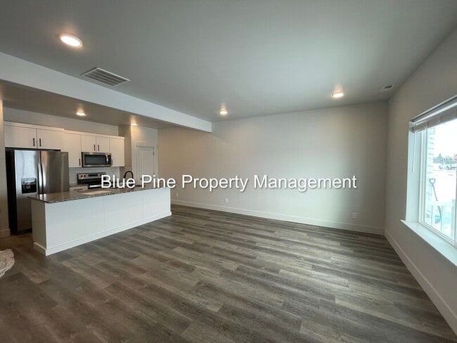 Building Photo - 651 S 2400 W