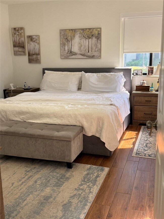 Building Photo - 8014 NW 15th Manor