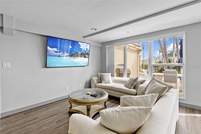 Building Photo - 601 Longboat Club Rd