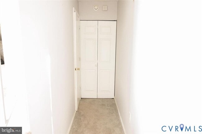 Building Photo - 3221 Hunters Mill Dr
