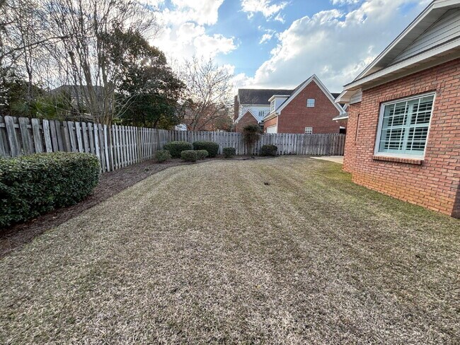 Building Photo - 39 Williamsburg Pl