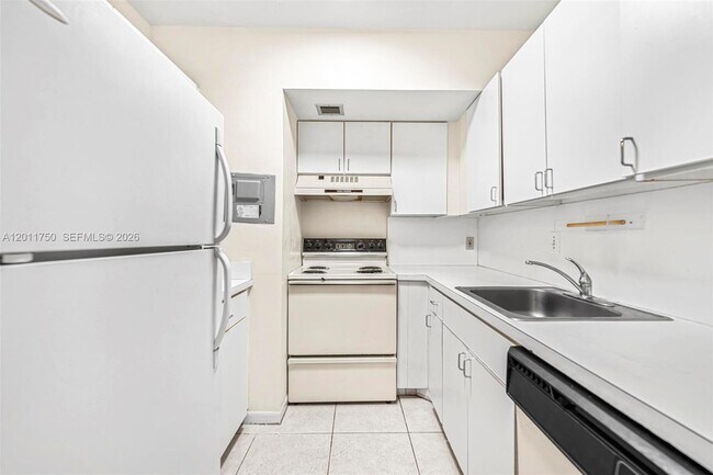Building Photo - 9107 SW 137th Ter