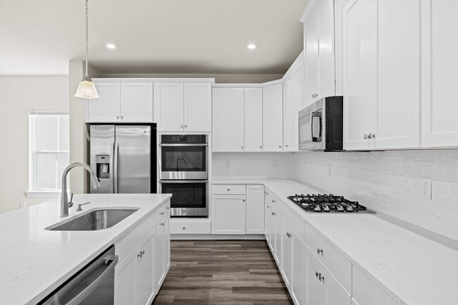 Building Photo - Beautiful 5 Bedroom Home with Attached In-...