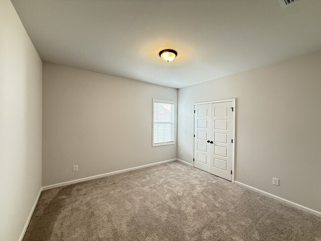 Building Photo - 1923 Westfall Lndg