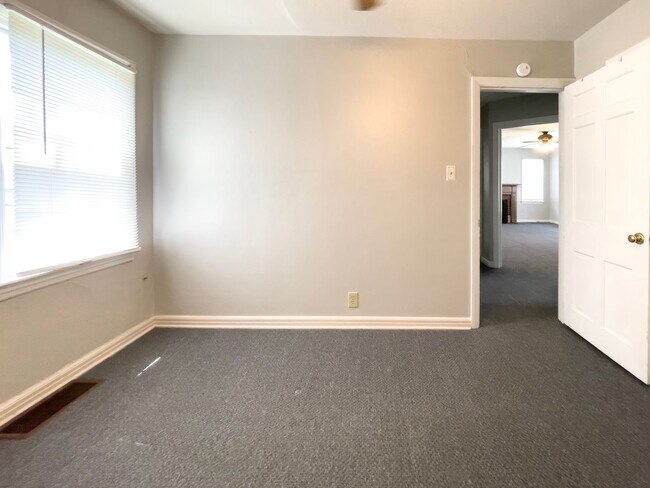 Building Photo - 2523 W Ethel Ave