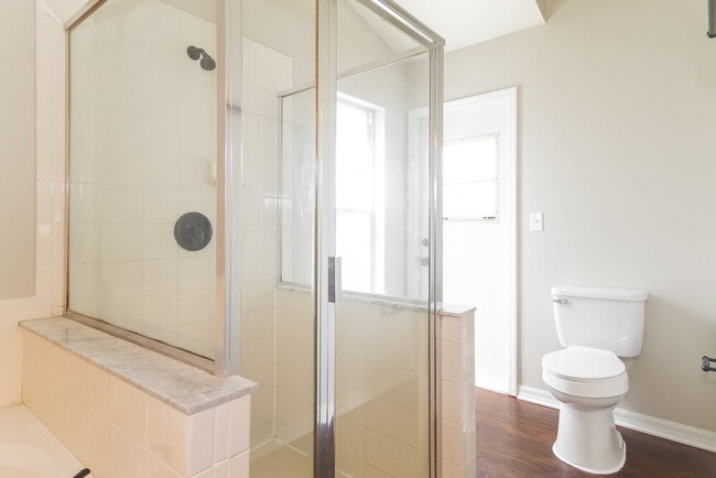 Building Photo - 4056 Forest Island Dr