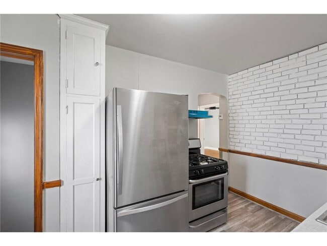 Building Photo - 2500 N Thomas Ave