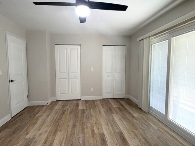 Building Photo - Stunning Beachside Townhome in Port Orange!