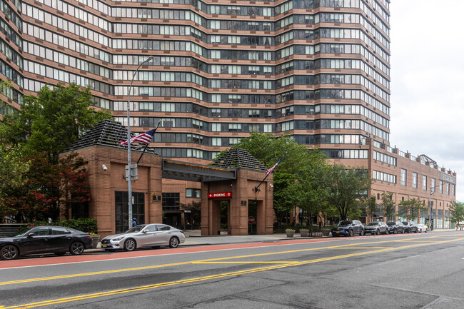 Building Photo - 635 W 42nd St