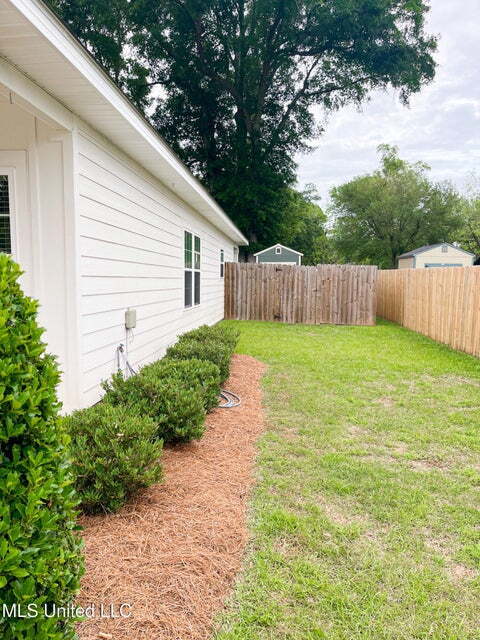 Building Photo - Lucedale! New home for rent!
