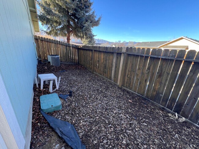 Building Photo - Charming 3/2/2 Home in Gardnerville *MUST SEE*
