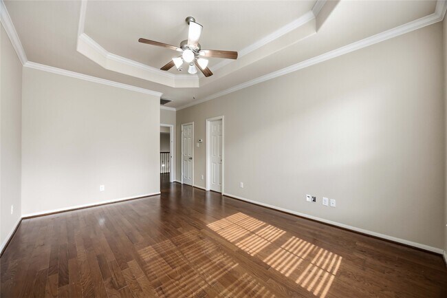 Building Photo - 6363 Fairdale Ln