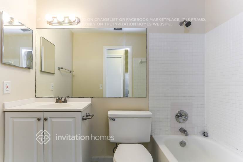 Building Photo - 4131 Ixora Ct S