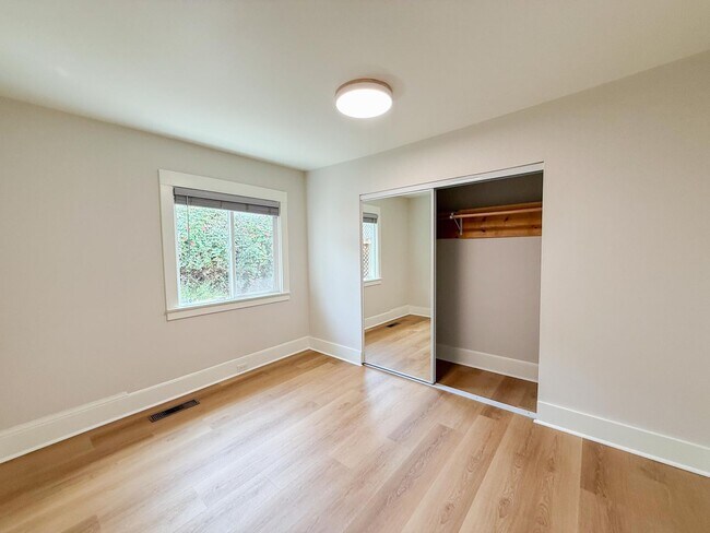 Building Photo - Renovated Single Family Home in Maxwell Park.