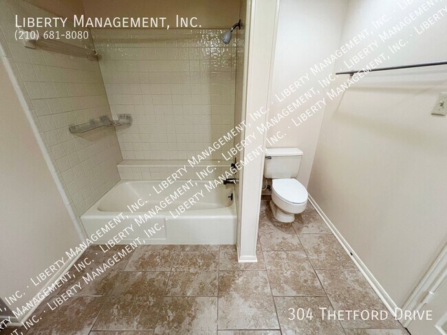 Building Photo - 304 Thetford Dr