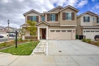 Building Photo - Brand new-4 bedroom, loft, 3 bathroom - Li...