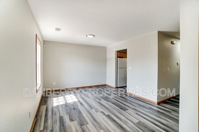 Building Photo - 1113 N Byrne Rd