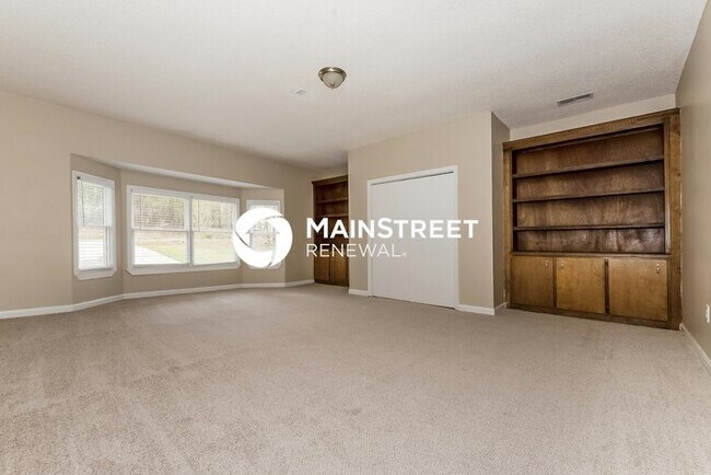 Building Photo - 3 Bedroom Pet-Friendly Home in Stockbridge, GA with Main Street Renewal