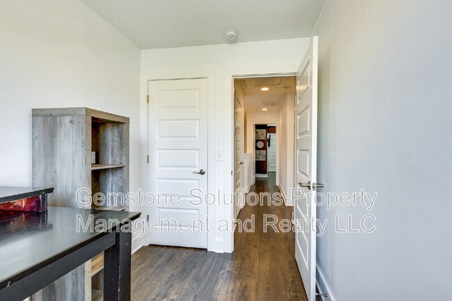 Building Photo - 300 Stewarts Ferry Pike