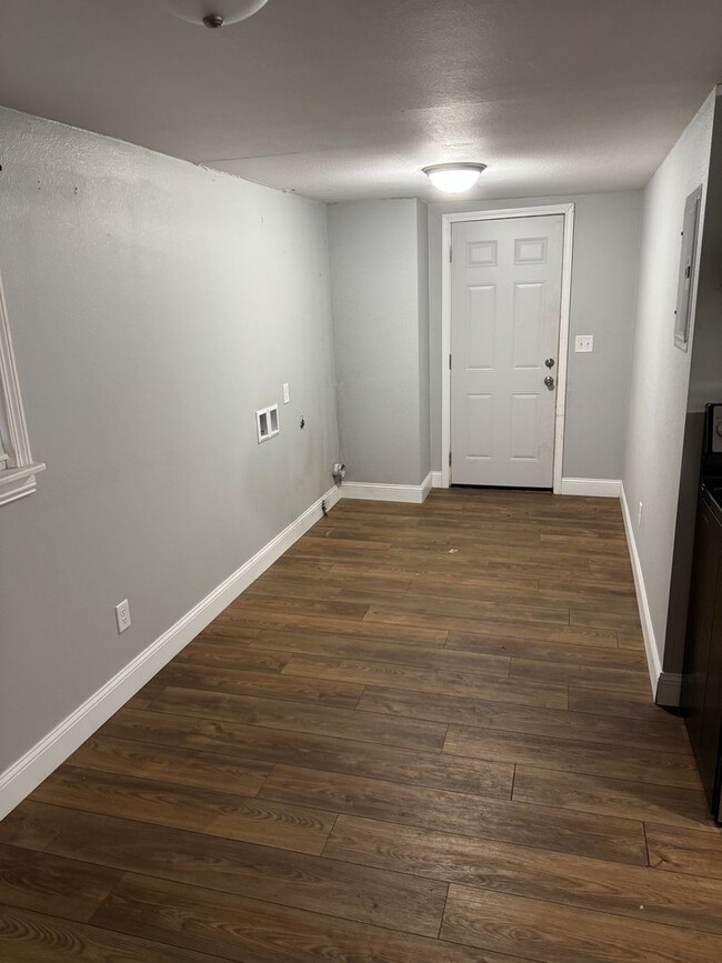 Building Photo - Nice updated house in a quiet neighborhood