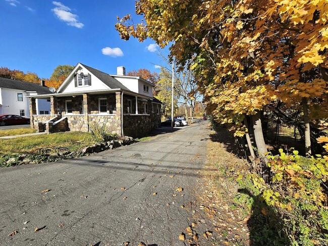 Building Photo - 51 Estrada Rd