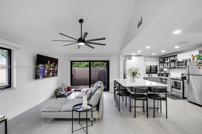 Building Photo - 250 SW 97th Terrace