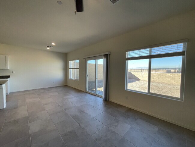 Building Photo - 4 BED 2.5 BATH 2 CAR GARAGE SINGLE FAMILY HOME IN CADENCE, HENDERSON w/ LARGE BACKYARD
