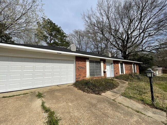 Building Photo - 1422 Wooddell Dr