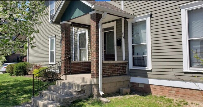 Primary Photo - 634 E 10th St