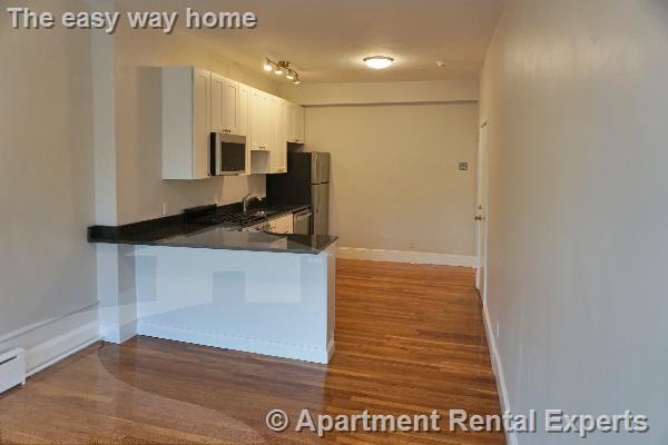 Building Photo - 114 Willow St