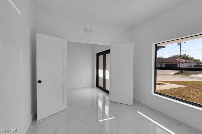 Building Photo - 2810 44th St SW