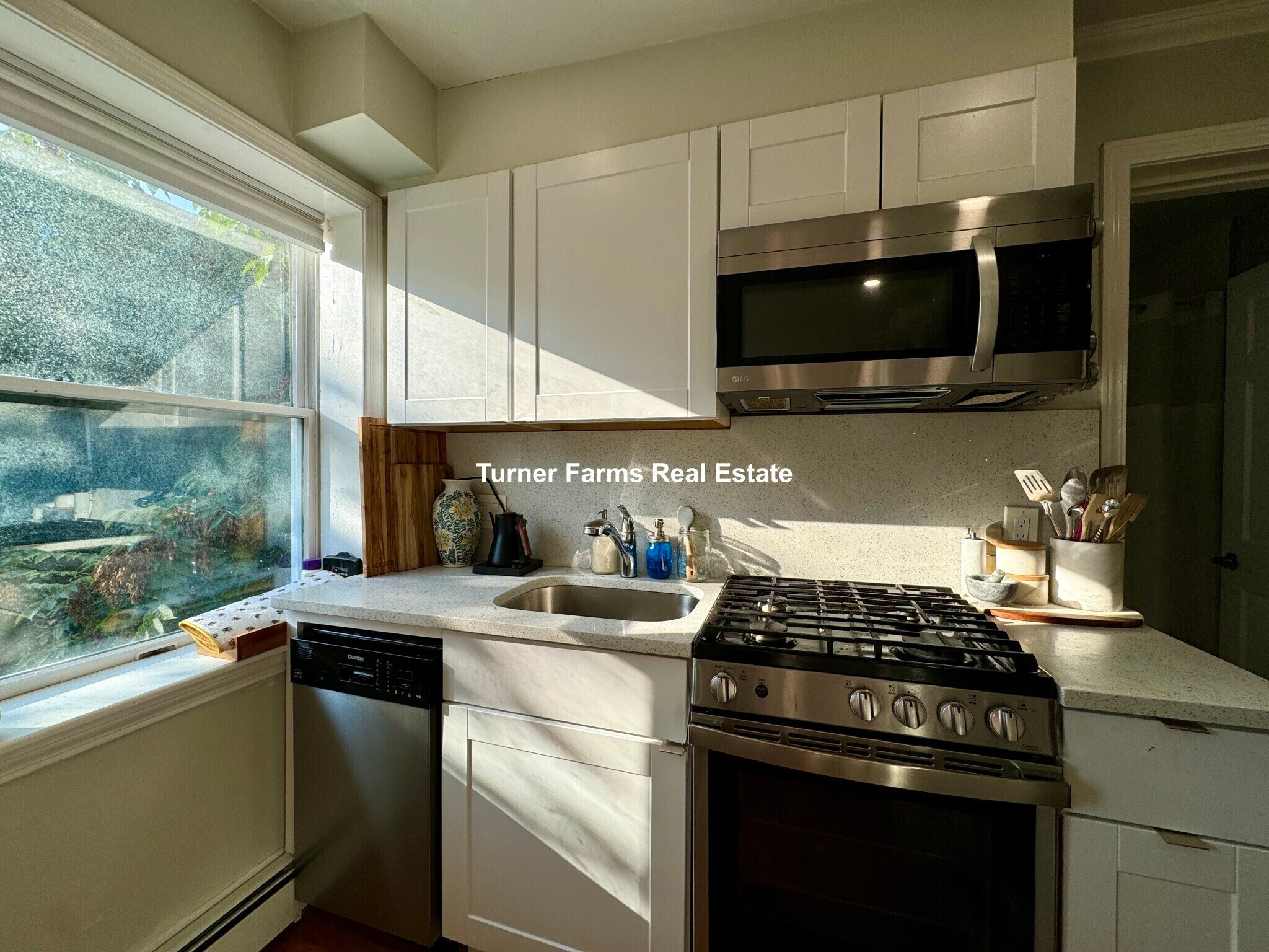 Building Photo - 91 Hudson St