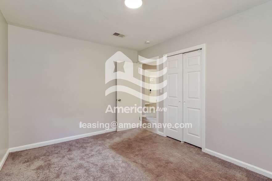 Building Photo - 1715 Cornell Dr