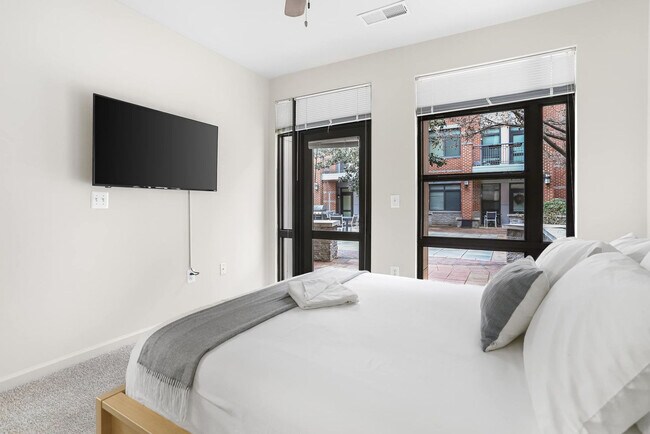 Building Photo - 305 10th Street South