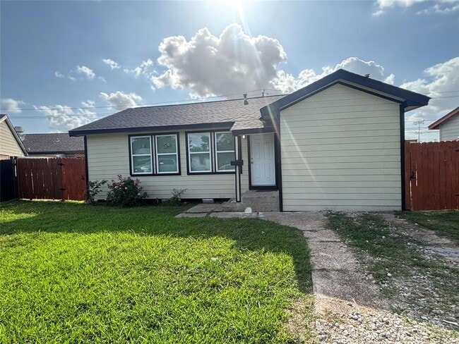 Primary Photo - 1210 Dacus Dr