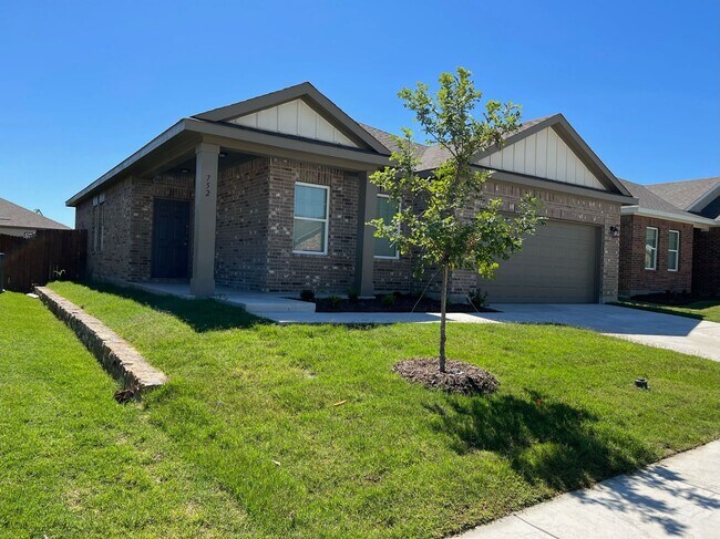 Building Photo - 752 Richmond Dr
