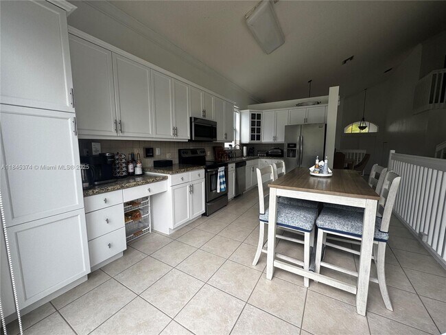 Building Photo - 4943 SW 163rd Ave