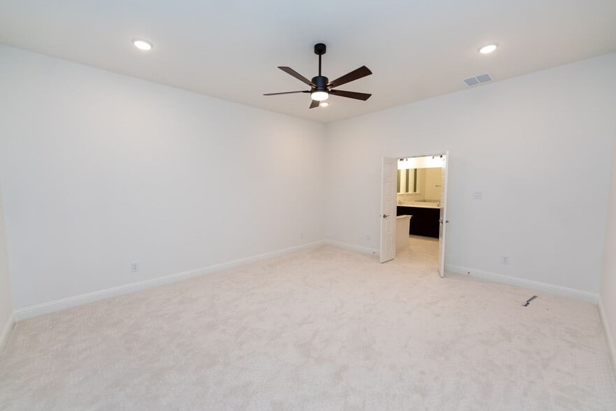 Building Photo - 1720 Sangallo Ln