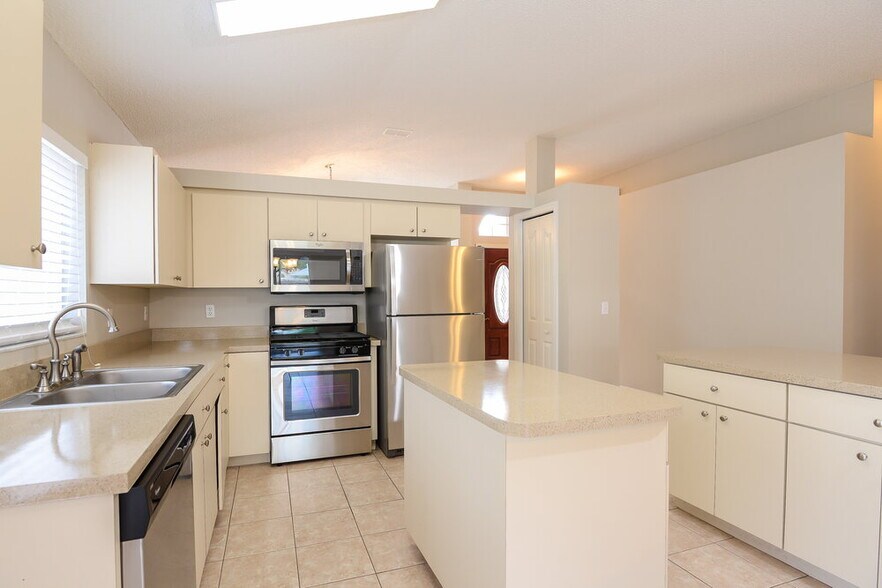 Building Photo - 1538 Scotch Pine Dr