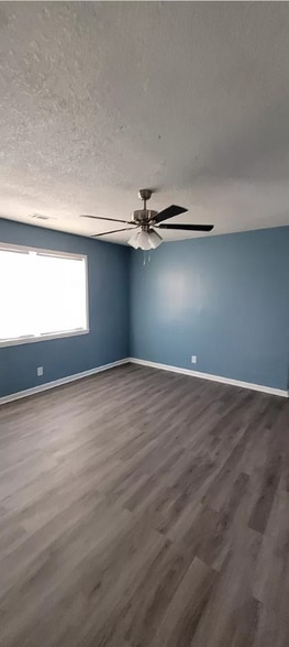 Building Photo - 744 N 70th St