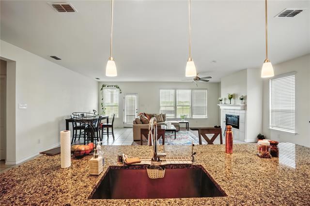 Building Photo - 604 Bronze Forest Dr