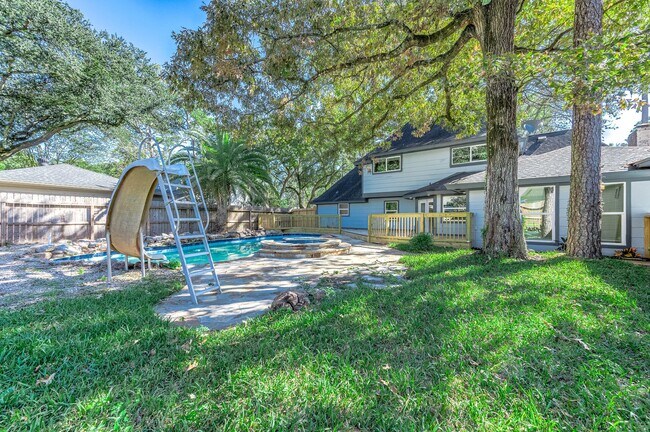 Building Photo - 3511 Tree Ln