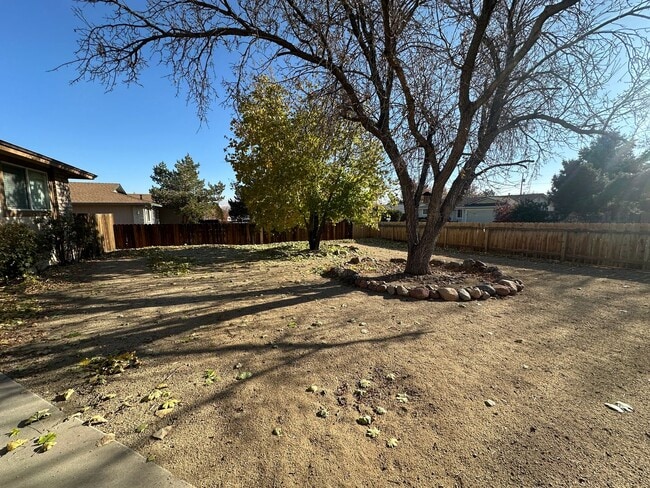 Building Photo - Spacious home with RV parking in Spanish Springs