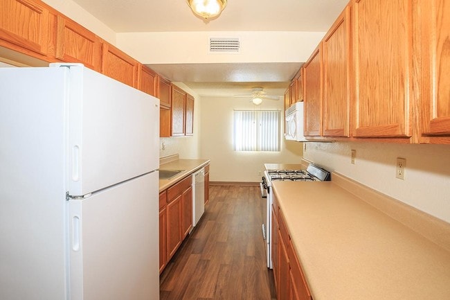 Building Photo - Sierra Antigua Apartments