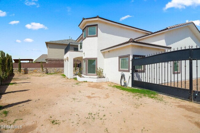 Building Photo - 7877 Enchanted View Dr