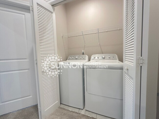 Building Photo - 3 Bedroom Townhome in Mountain Island