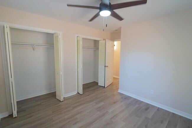 Building Photo - 1545 Pine View Dr
