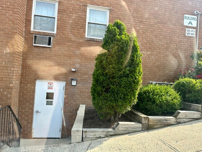 Laundry room - 1465 68th St