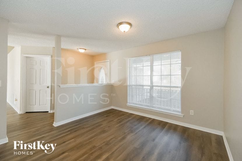 Building Photo - 7452 Cliff Cottage Dr