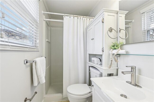 Building Photo - 10475 Willow Meadow Cir